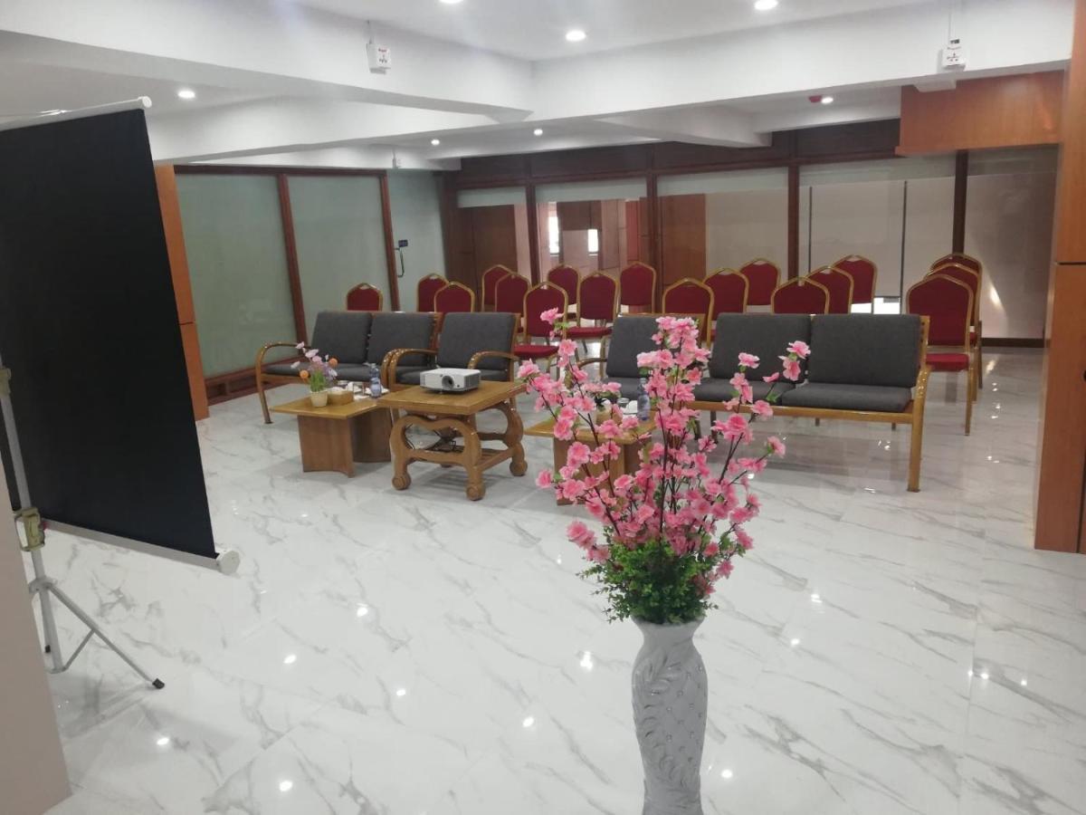 Yangon Hotel 57 Exterior photo